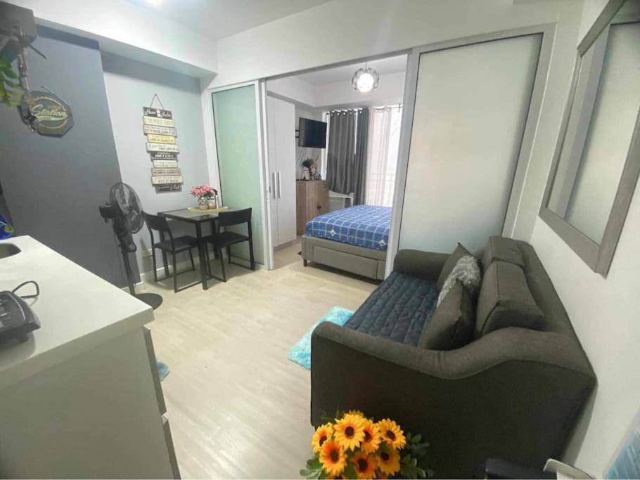 Paranaque, Metro Apartment
